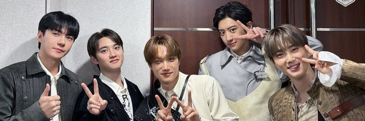 hopelessllyeols🍒 banner