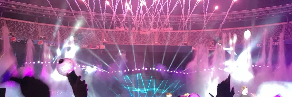 v ᥫ᭡ is seeing bts⁷ banner