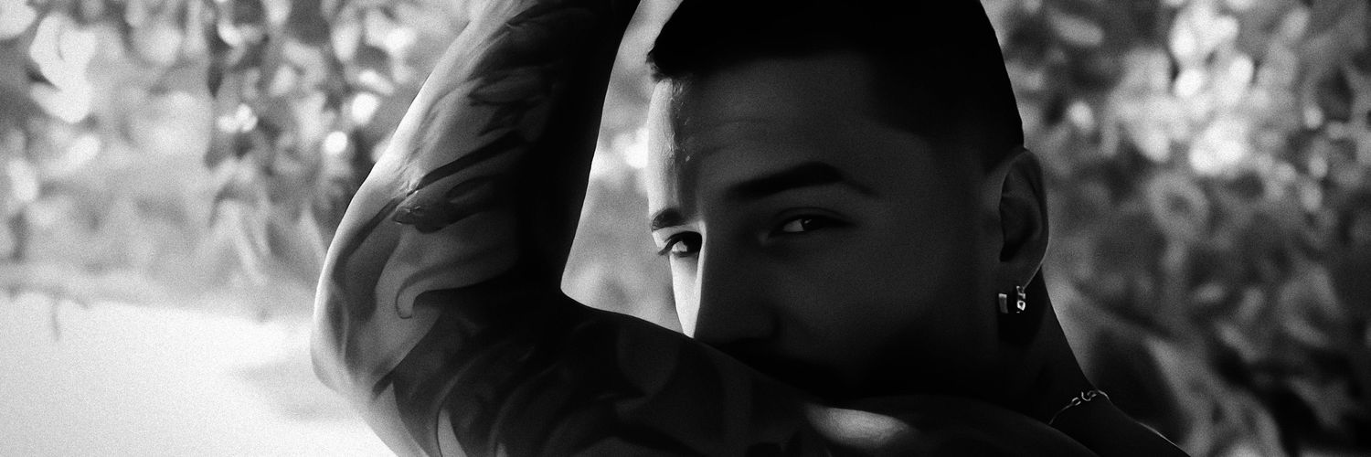 𝑖𝑣𝑦 , banner
