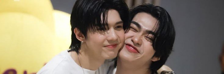 Ria_j28's profile banner image