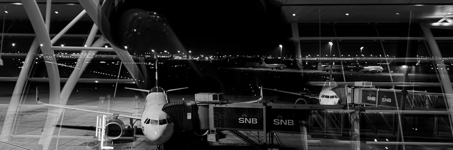 M banner