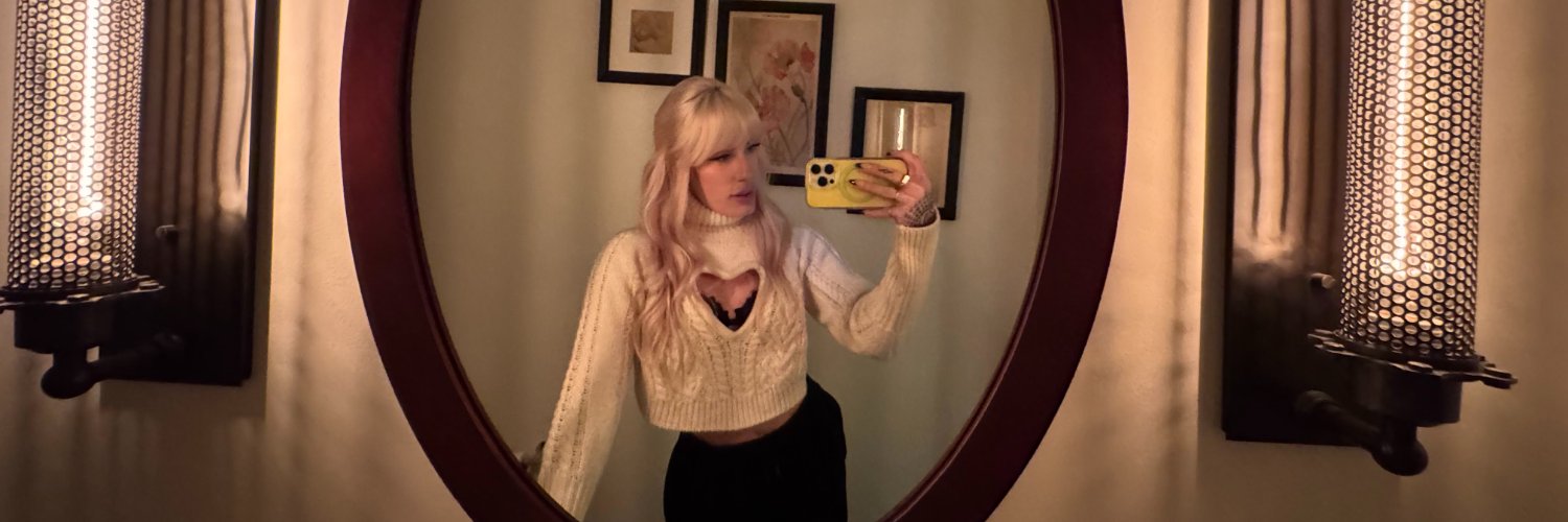 Elleezie's profile banner image