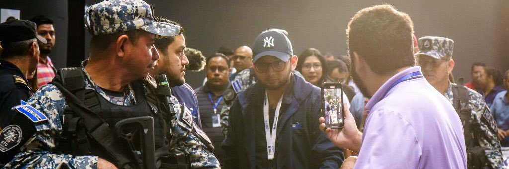 Andrés Dimas banner