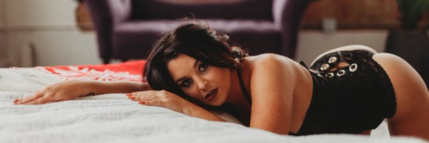 fauxrealwife's profile banner image