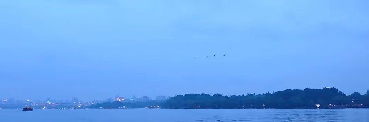 LiuHui10875's profile banner image