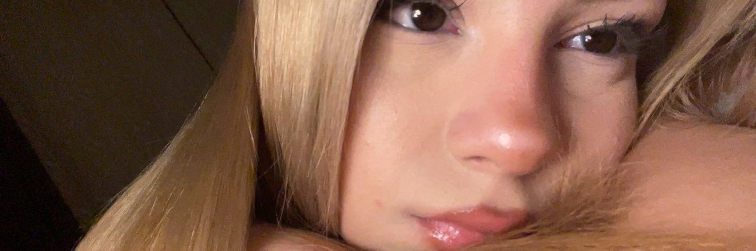Meee banner