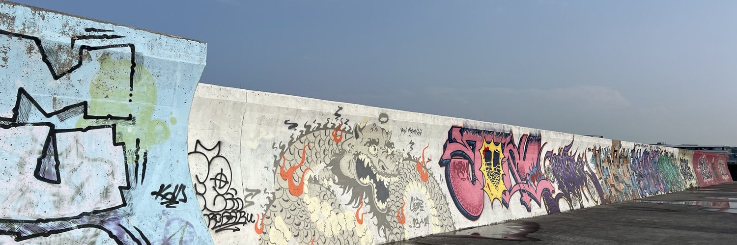 あやまれよどうするつ森 banner