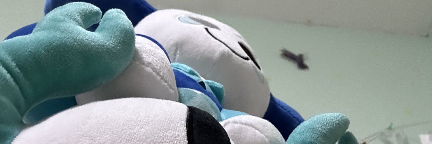 zeethebee33's profile banner image