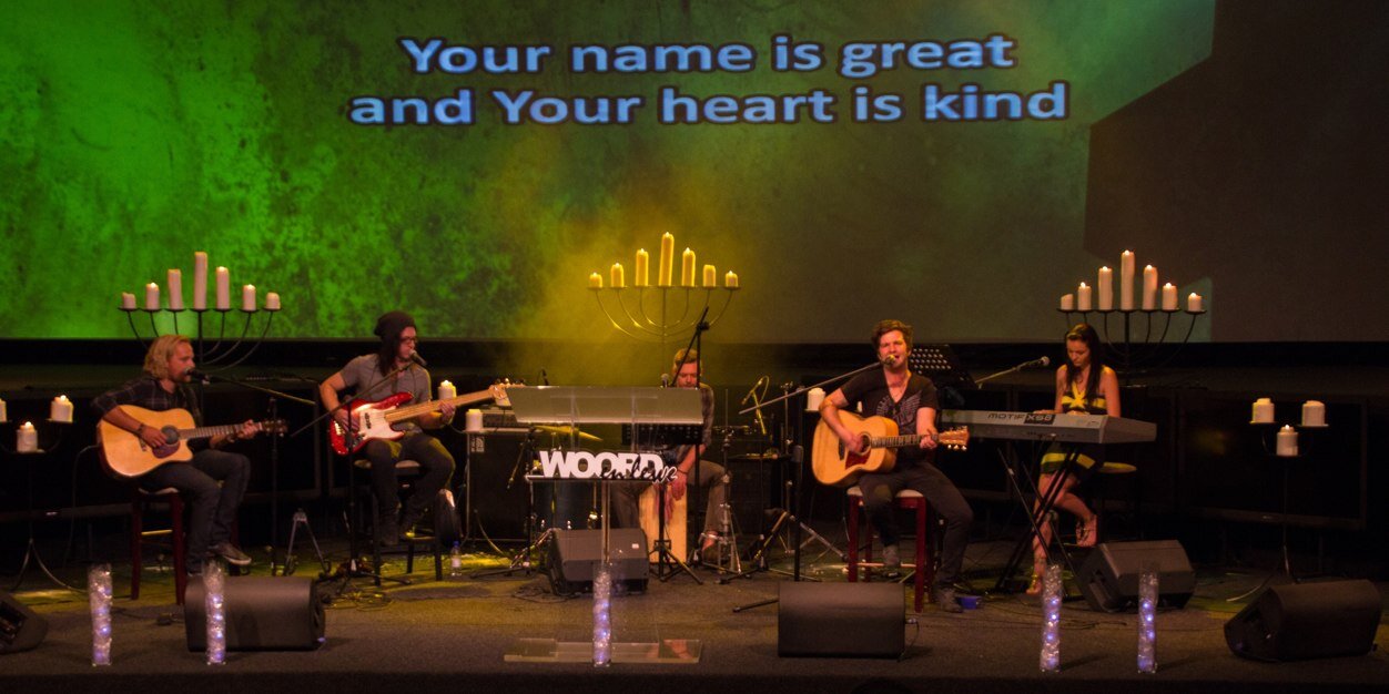 mornezee's profile banner image