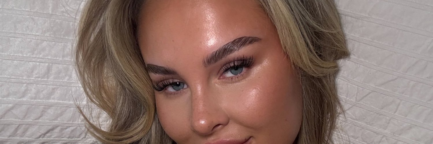 Abigail 💗 banner
