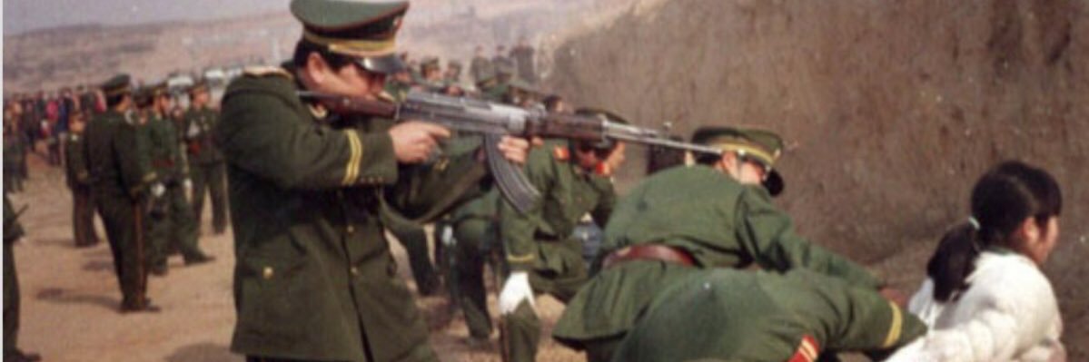 surrounded.by.npcs banner