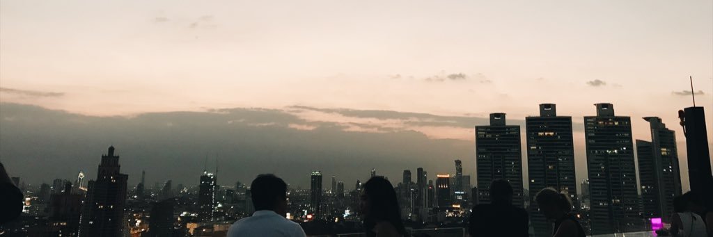 lookked_mon's profile banner image