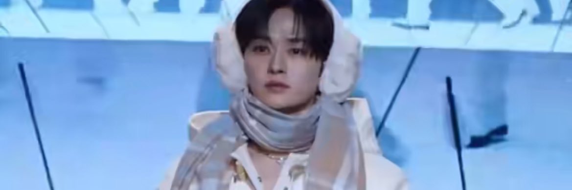 beca blond minho banner