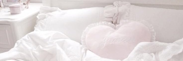 rosesfirstlove's profile banner image