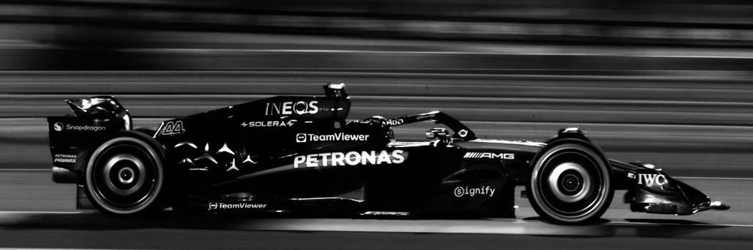 L8 banner