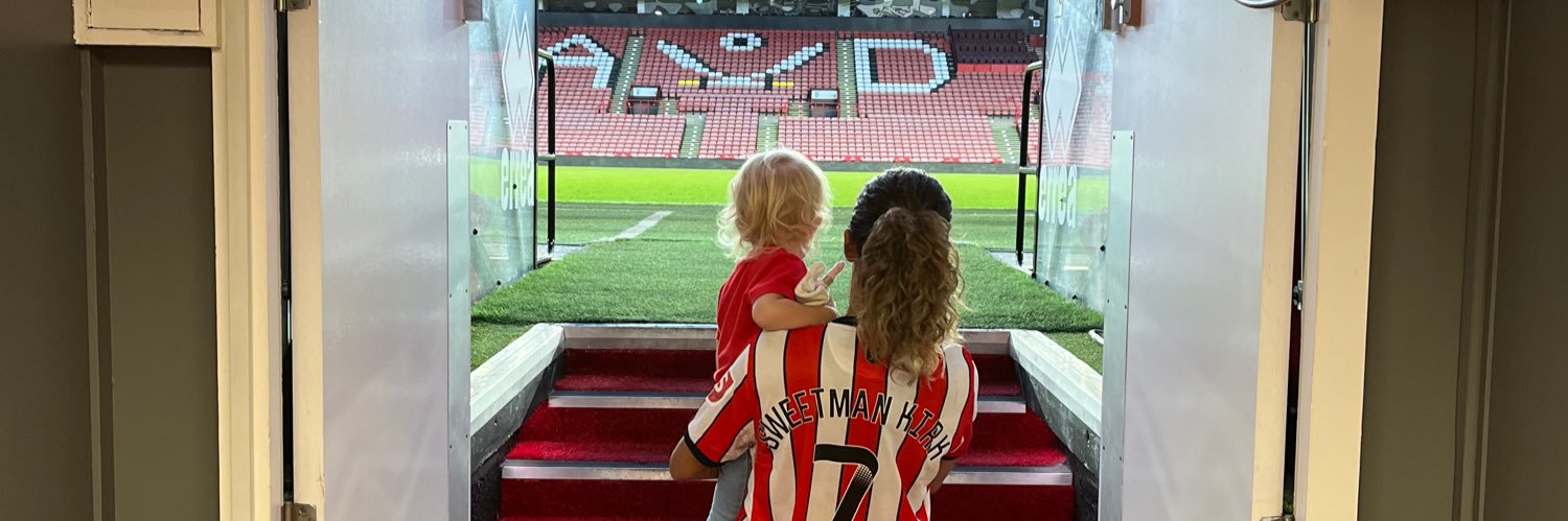 Julie D Kirk 🖤 banner