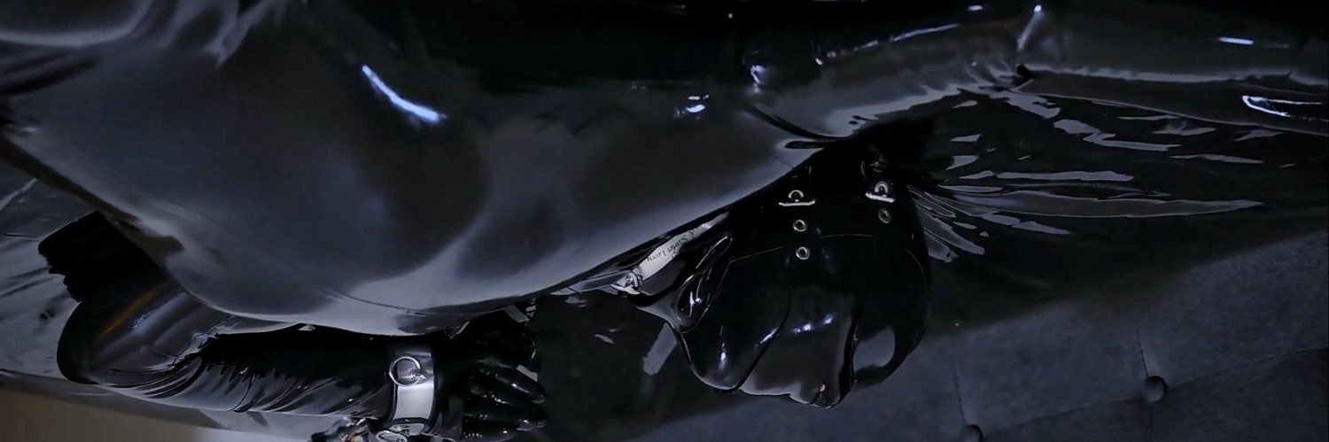 iledekink LATEX +18 banner