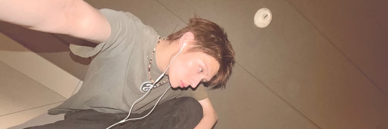 rosrylnn's profile banner image
