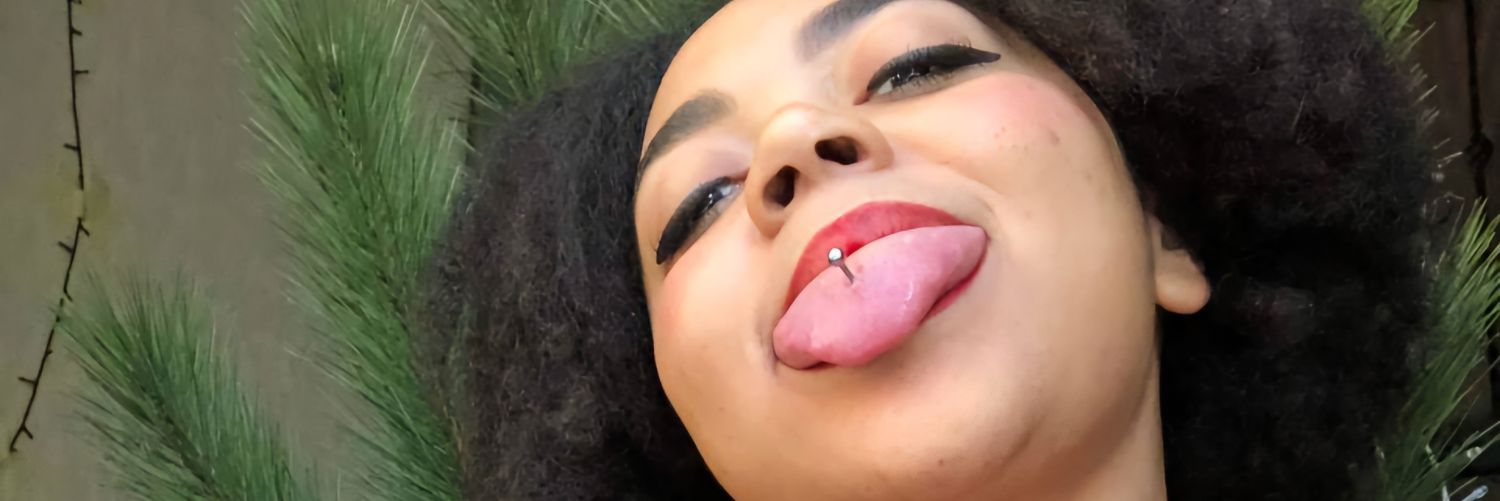 Dolldom19's profile banner image