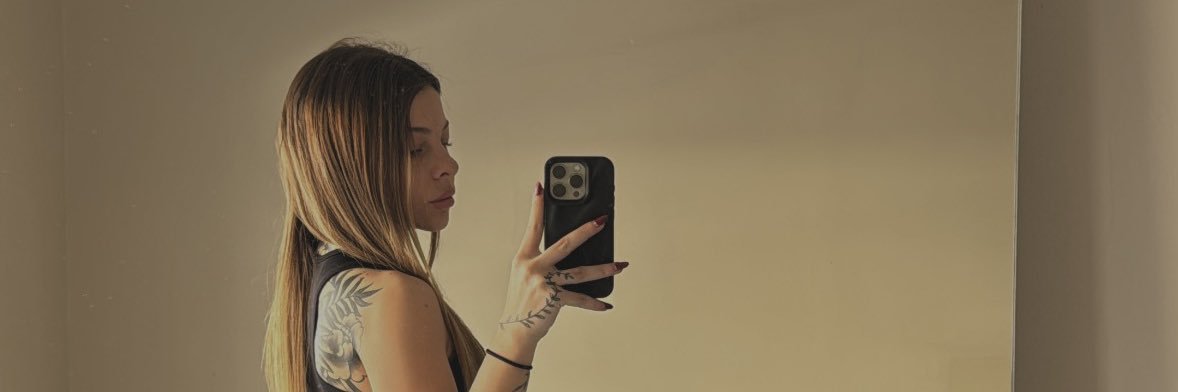 xrysa_mina's profile banner image