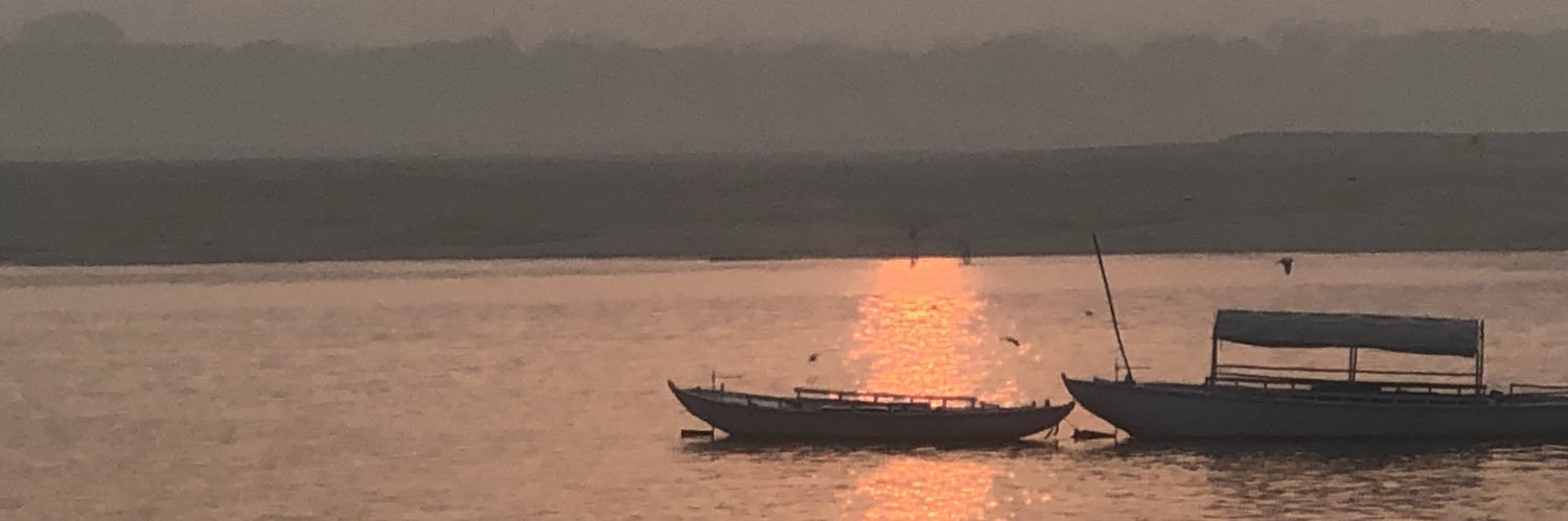 창백한푸른점 banner