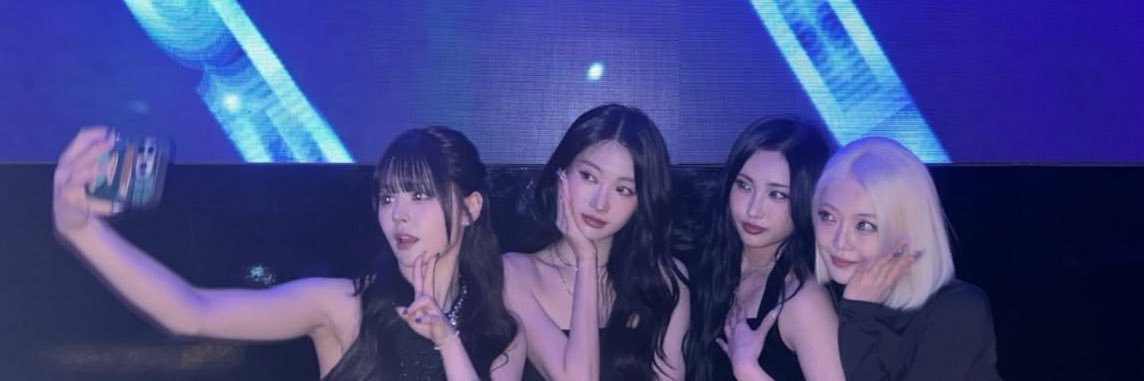 lolaꨄ︎ banner