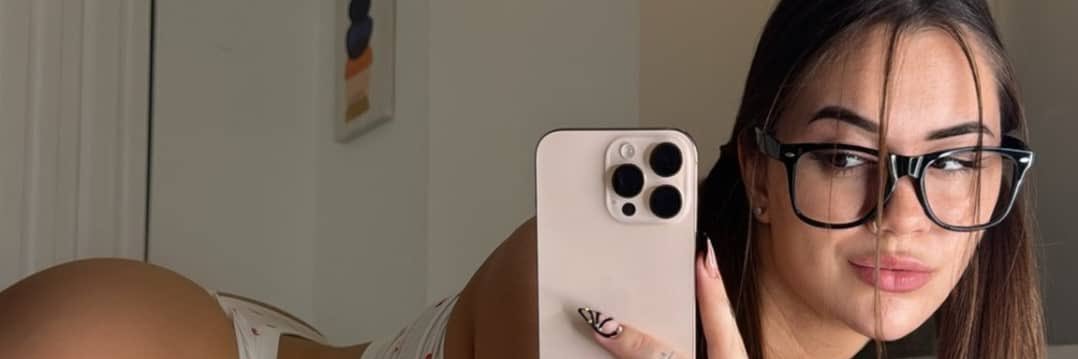 jade bella banner