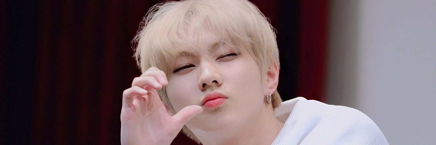 𝔧𝔲𝔩𝔢𝔢 banner