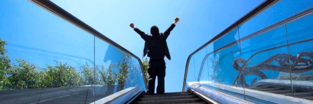 Laura Smith-Proulx banner