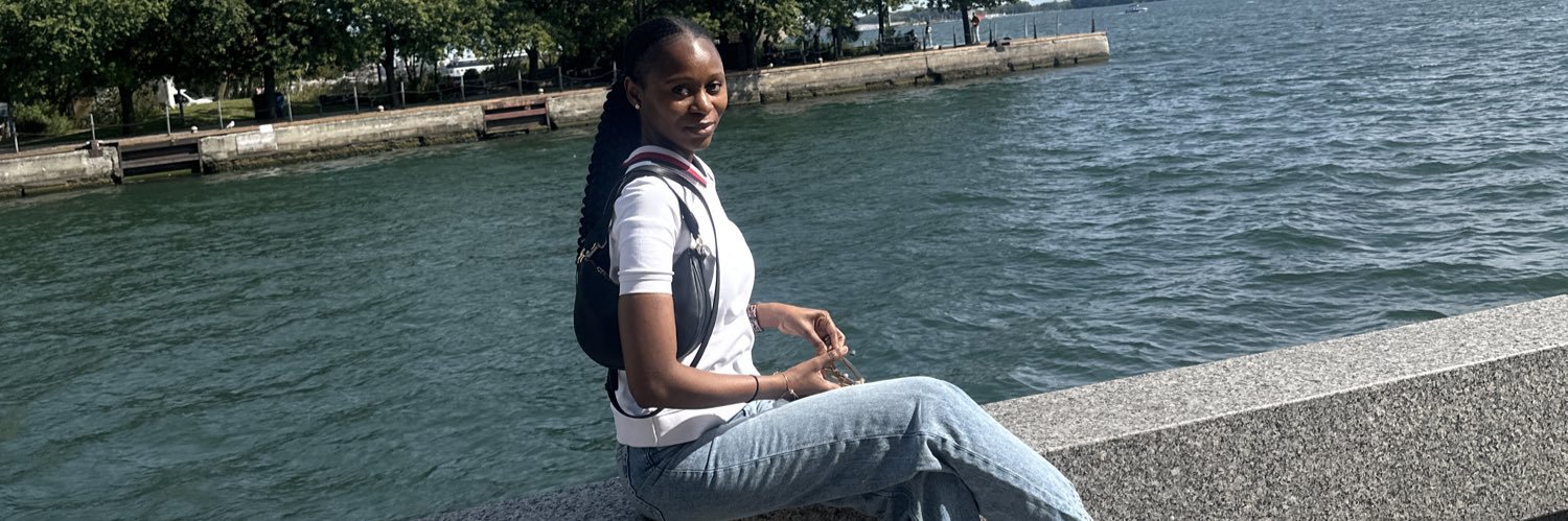 Medeeenah's profile banner image