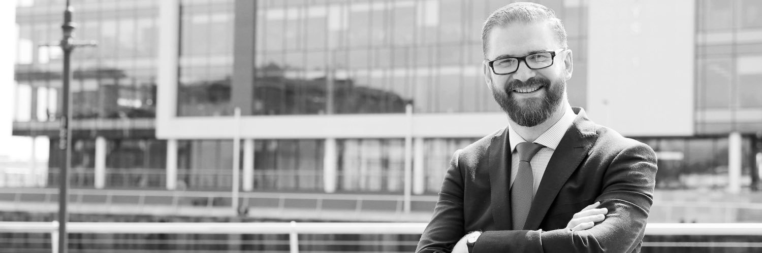 Simon Hamilton banner