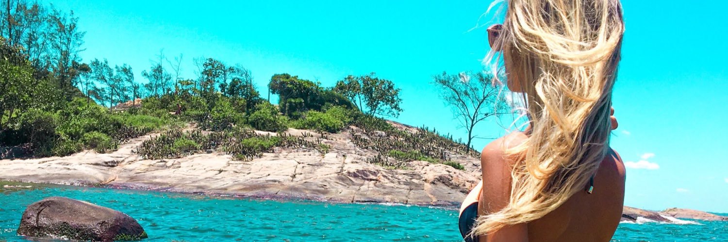 larialbuquerqu_'s profile banner image