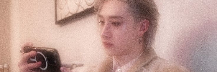 𝘾𝙃𝙍𝙄𝙎𝙏𝙊𝙋𝙃𝙀𝙍. banner