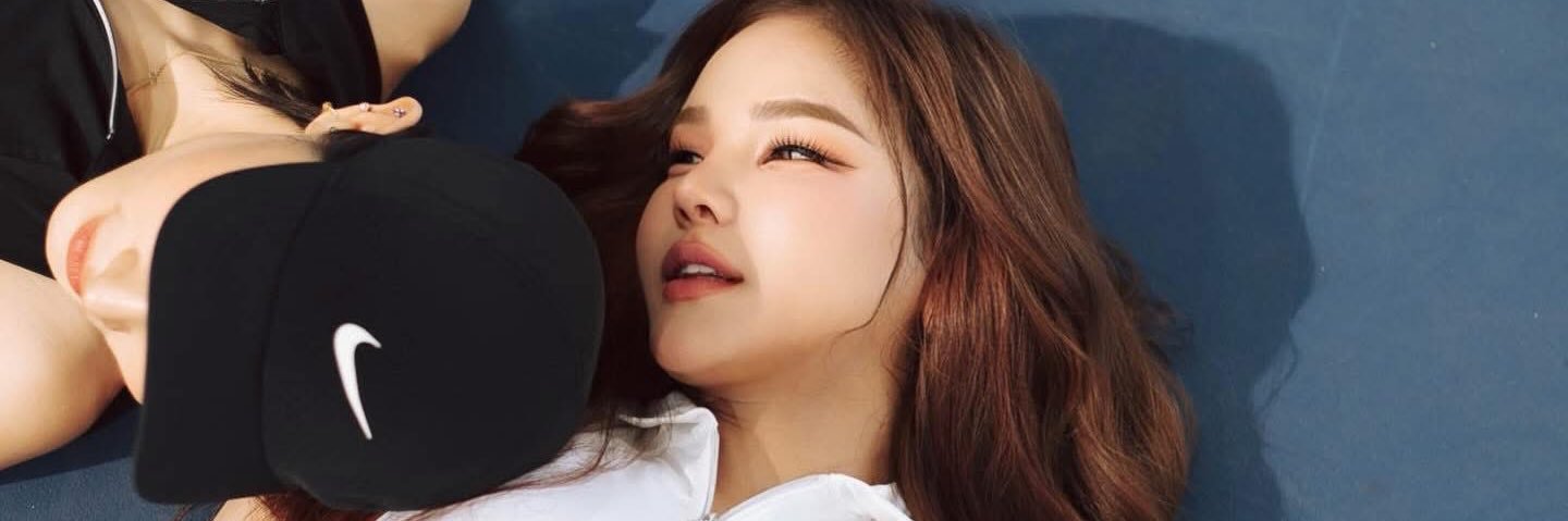 𝙗𝙡𝙤𝙤𝙢𝙮𝙡𝙤𝙜𝙨 banner