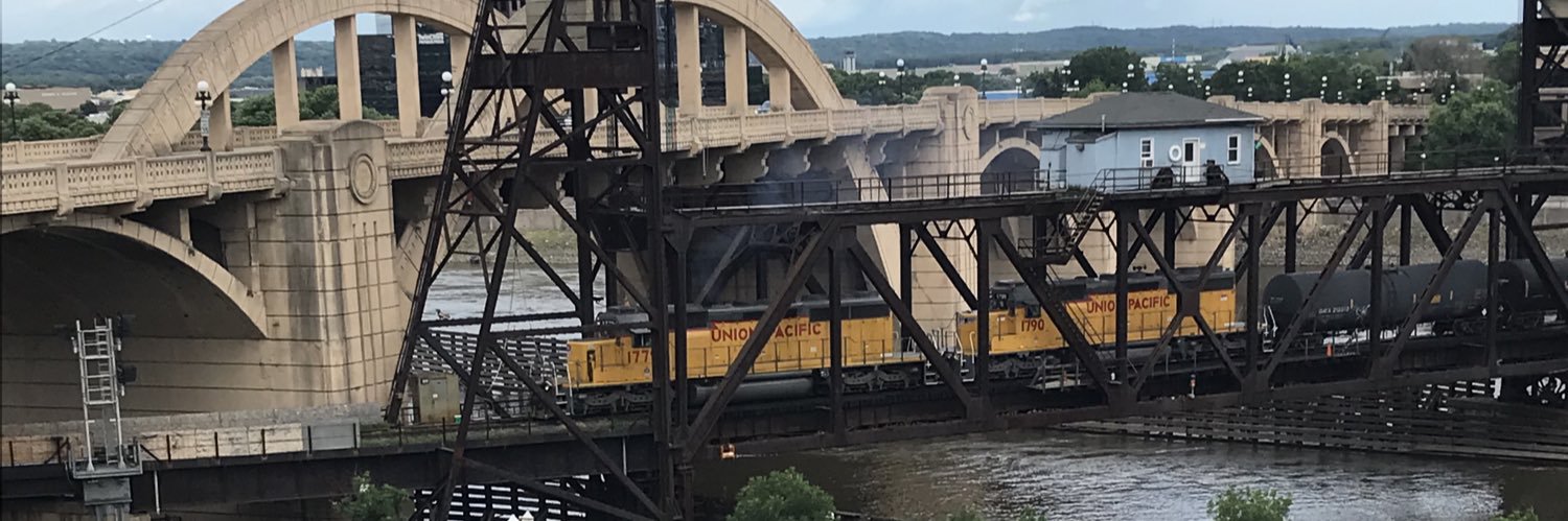 Minnesota Moderate 🇺🇸🧭📐👻⚡️ banner