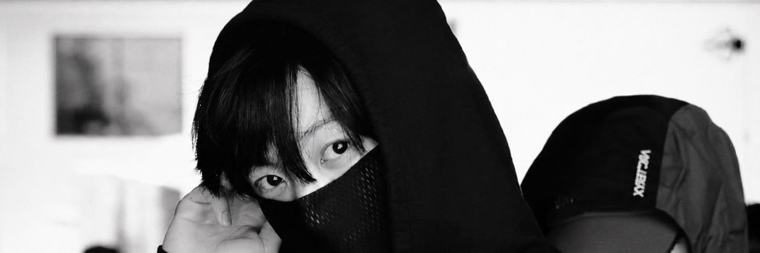 ymraliz's profile banner image