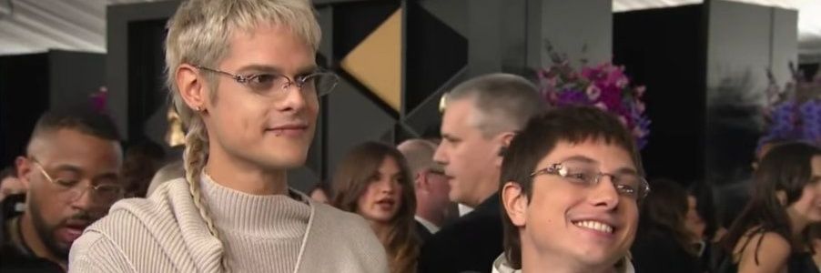 Ca7riel comiendo Chilaquiles con Huevo banner