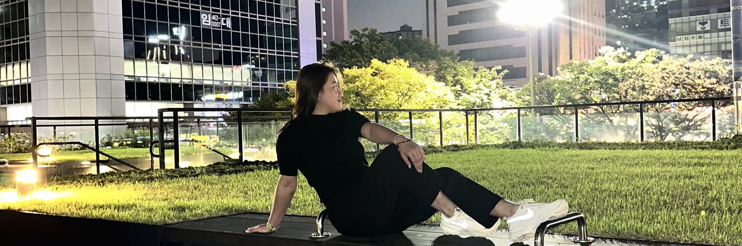 mememextine's profile banner image