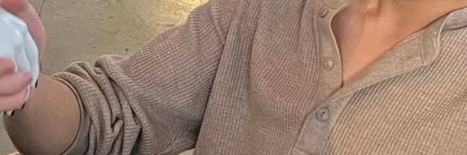M banner