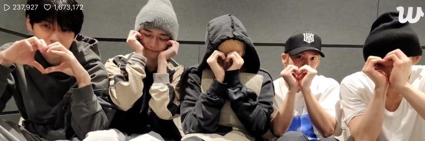 em 🦦 banner