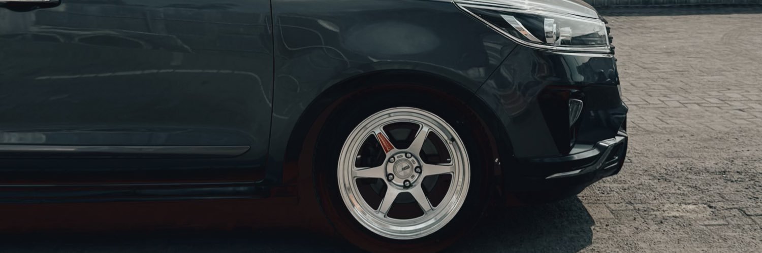 iniakuron's profile banner image