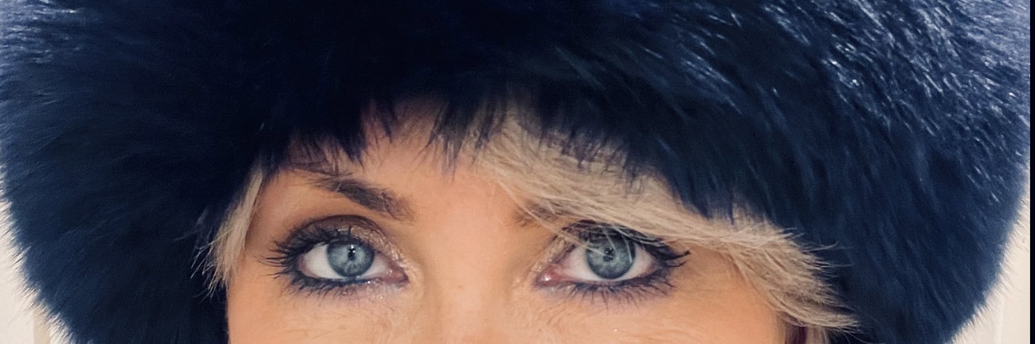 Blonderv's profile banner image