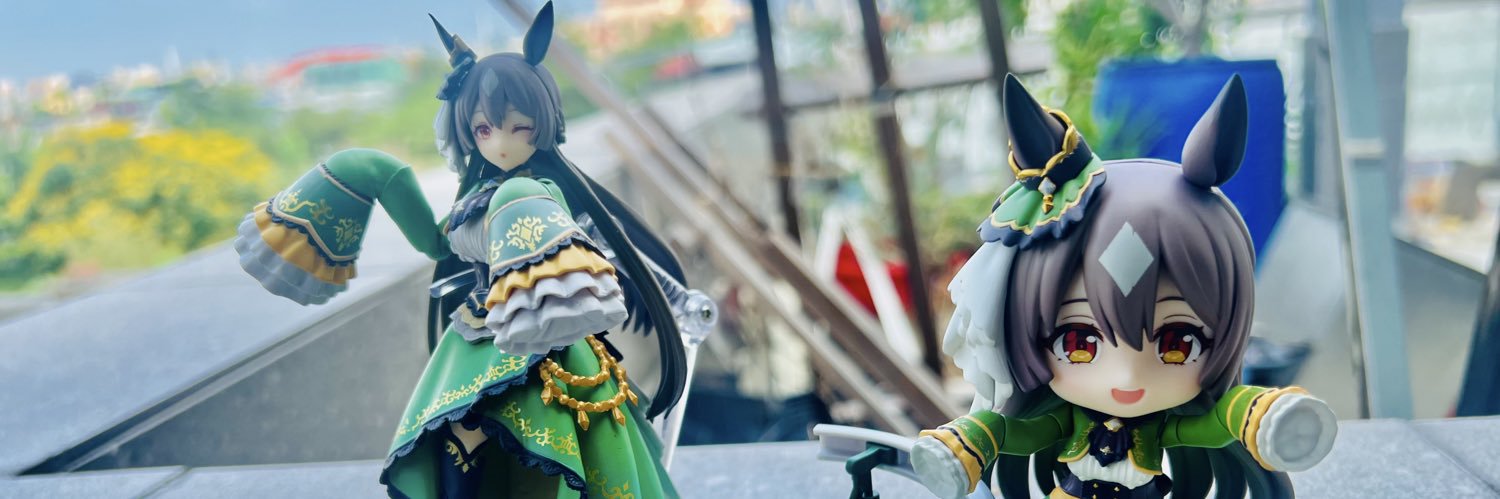 M banner