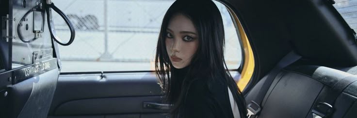 isa muller ۶ৎ banner