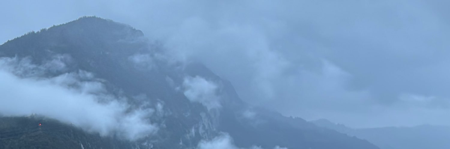 عٓ banner