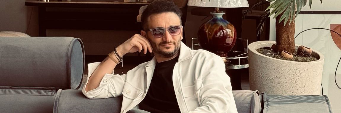 ozeravea's profile banner image