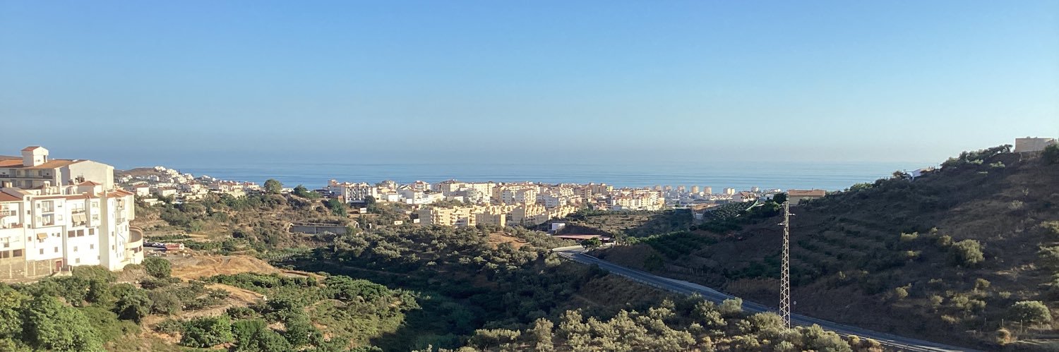 Adrian 🇺🇦🇮🇪🇪🇺 Farage is a grifting charlatan banner