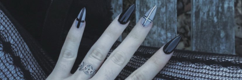 alice🖤😇 banner