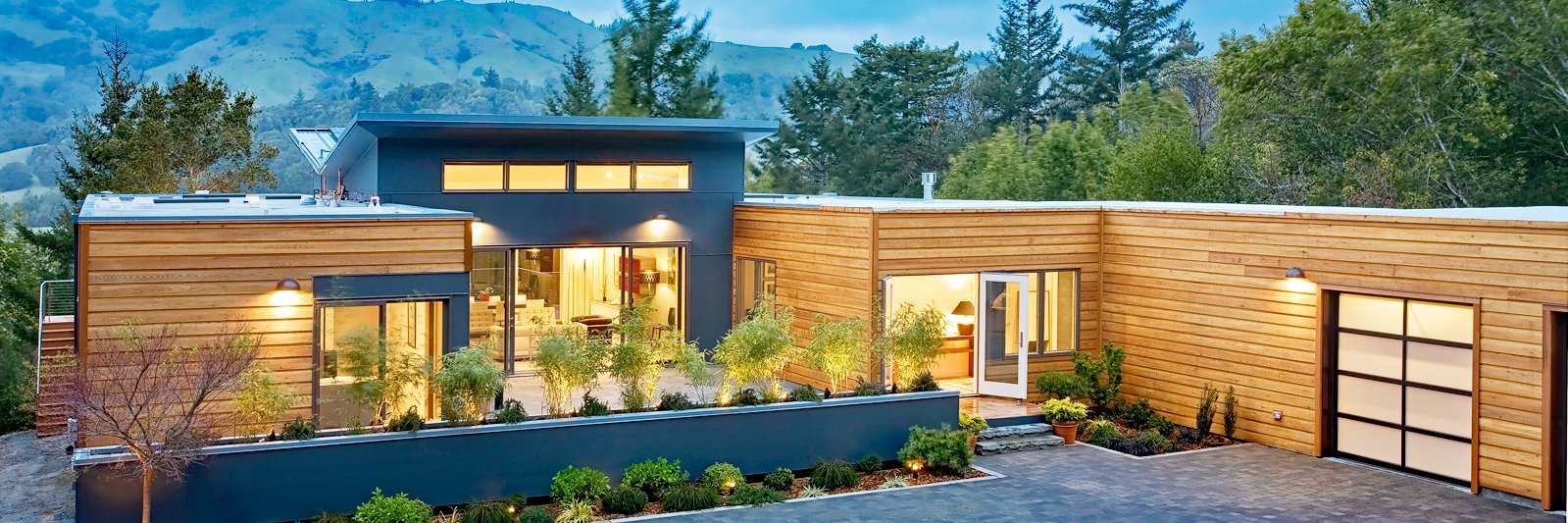 Thomas Henthorne banner