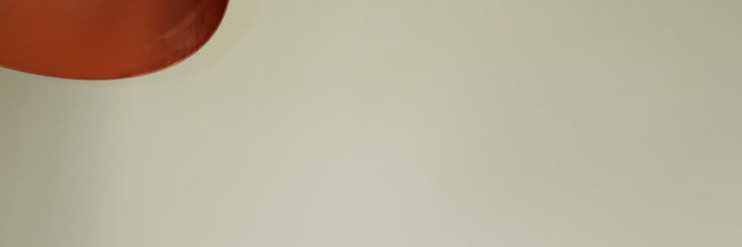 M banner